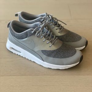 Nike women’s air max Thea